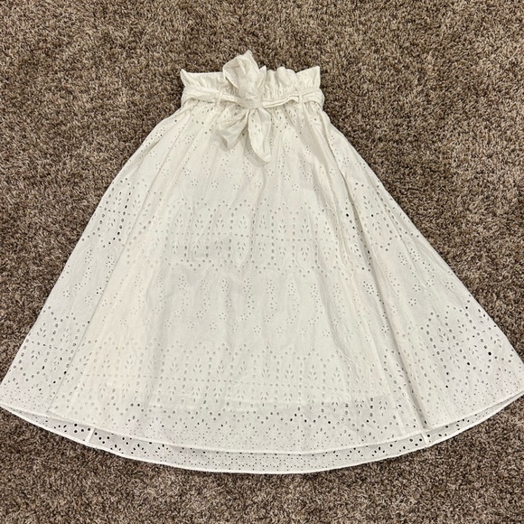 H&M Dresses & Skirts - H&M Eyelet embroidery Skirt